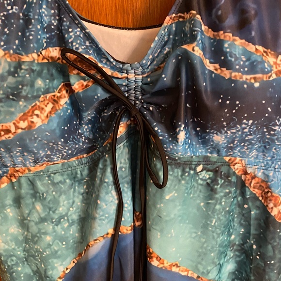 NWOT beautiful patterned tankini top, size 2X - Picture 10 of 11